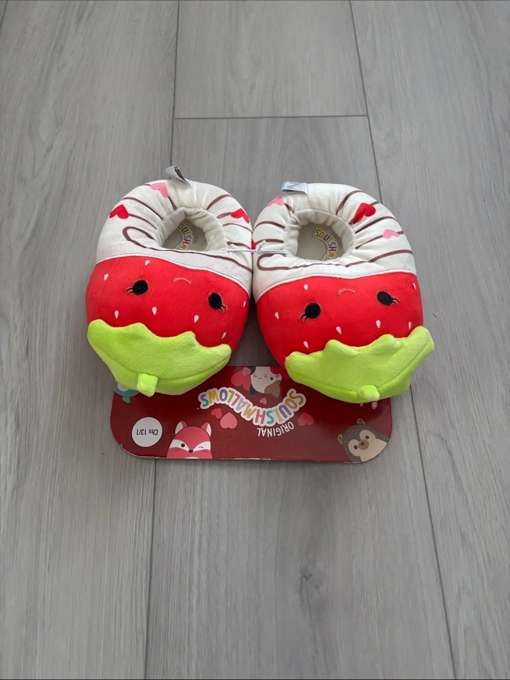 Squishmallows Scarlet The Strawberry Slippers Pink Hearts Chocolate Drizzle 13/1